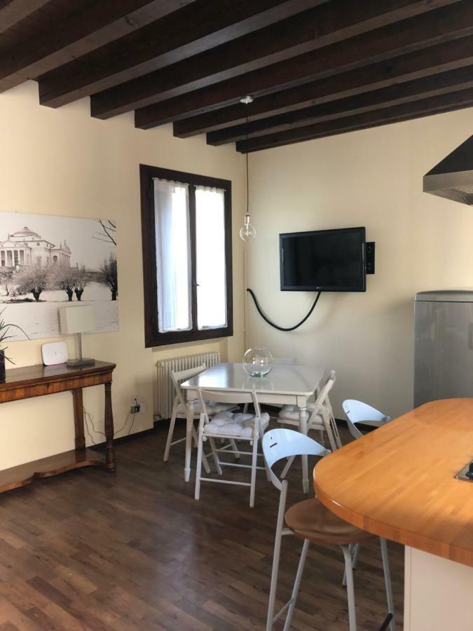 Dimora Cecilia, Nel Cuore Della Citta Vicenza Buitenkant foto